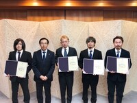 左からこやまたくや、西脇隆俊知事、NAOKI、TAKUMA、KOUICHI。