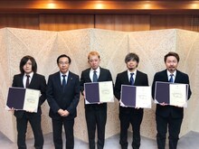 左からこやまたくや、西脇隆俊知事、NAOKI、TAKUMA、KOUICHI。