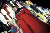 「蜷川実花と未来の女の子たち」より、玉城ティナ。（撮影：蜷川実花）