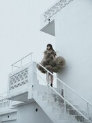 「やんばるアートフェスティバル2021-2022 アートに、溺れる。」より、モトーラ世理奈。（撮影：田中雅也）