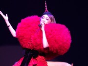 「『東京は夜の七時(feat. Night Tempo)』@ケイタマルヤマ・ファッションショー」より。