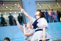 「神宿 RESTART LIVE in 池袋・サンシャインシティ噴水広場」の様子。