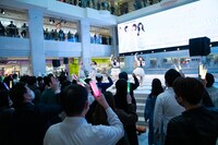 「神宿 RESTART LIVE in 池袋・サンシャインシティ噴水広場」の様子。