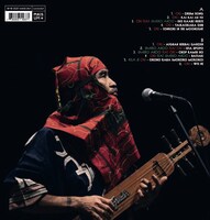 OKI「Tonkori in the moonlight（1996 - 2006）月明かりのトンコリ」裏ジャケット（撮影：マチェイ・コモロフスキ）