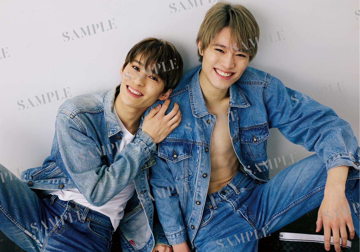 「ONE N' ONLY OFFICIAL CALENDAR 2022.4-2023.3」HMV&BOOKS online / HMV店舗 / ローソン店頭Loppi特典の生写真。(c)SDP