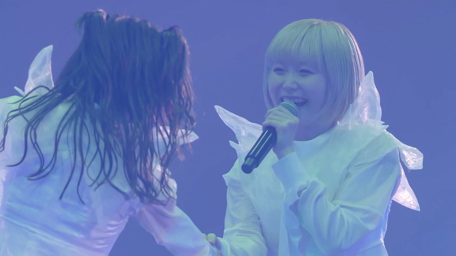 EMPiRE「EMPiRE'S SUPER ULTRA SPECTACULAR SHOW」より。
