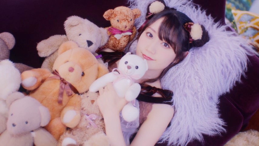 小倉唯「ta・ta・tarte♪」ミュージックビデオより。