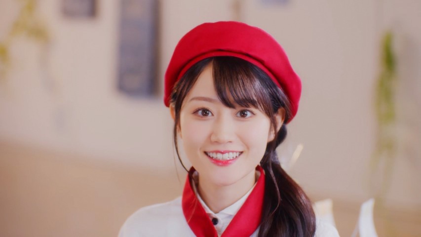 小倉唯「ta・ta・tarte♪」ミュージックビデオより。