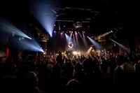 NILKLY「RENWA CHU-TIE～猫背の君がめずらしく星を数えていた」の様子。（Photo by Masayo）