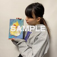 工藤帆乃佳（Vo, G）イラストのサンプル画像。