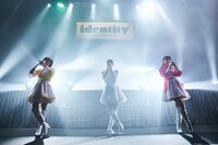 イヤホンズ（撮影：粂井健太）