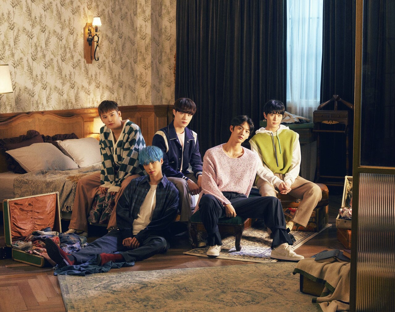 CIX、ファンに会いたい願い込めて指切りする日本1stアルバムリリース