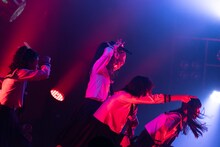 新しい学校のリーダーズ（Photo by Junpei Kawahata）