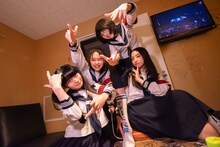 新しい学校のリーダーズ（Photo by Junpei Kawahata）