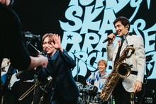 GEN（04 Limited Sazabys）と谷中敦（東京スカパラダイスオーケストラ）（撮影：勝永裕介）