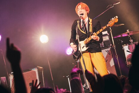 ROY（Vo, B）（撮影：山川哲矢）