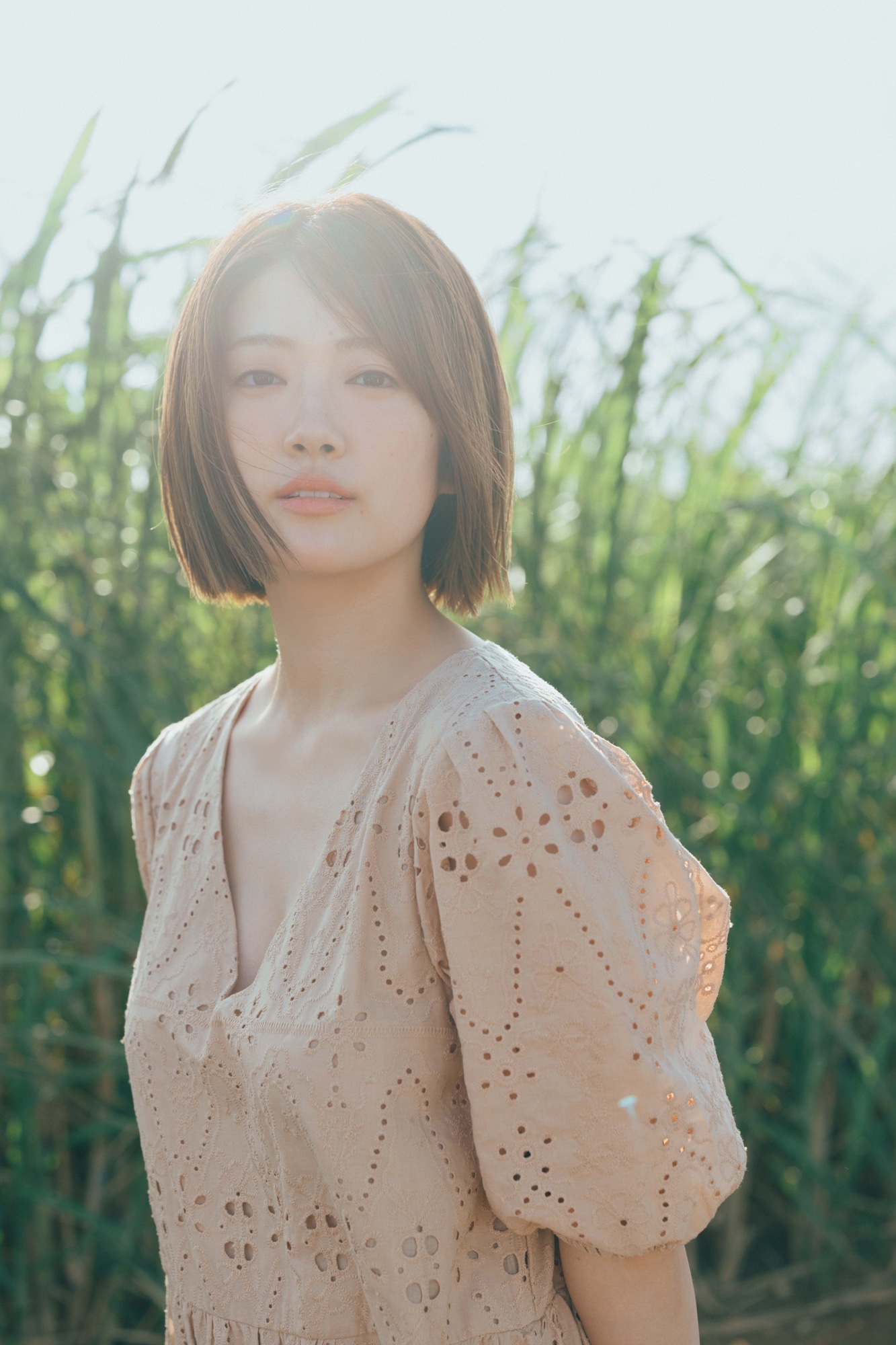 樋口日奈 1st写真集「恋人のように」より。（撮影：前康輔）