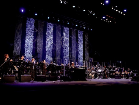 大野雄二「映画『ルパン三世 カリオストロの城』 シネマ・コンサート！ and 大野雄二・ベスト・ヒット・ライブ！」第2部の様子。（撮影：上飯坂一）