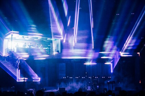 「SAKANAQUARIUM アダプト TOUR」東京・日本武道館公演の様子。（撮影：横山マサト）