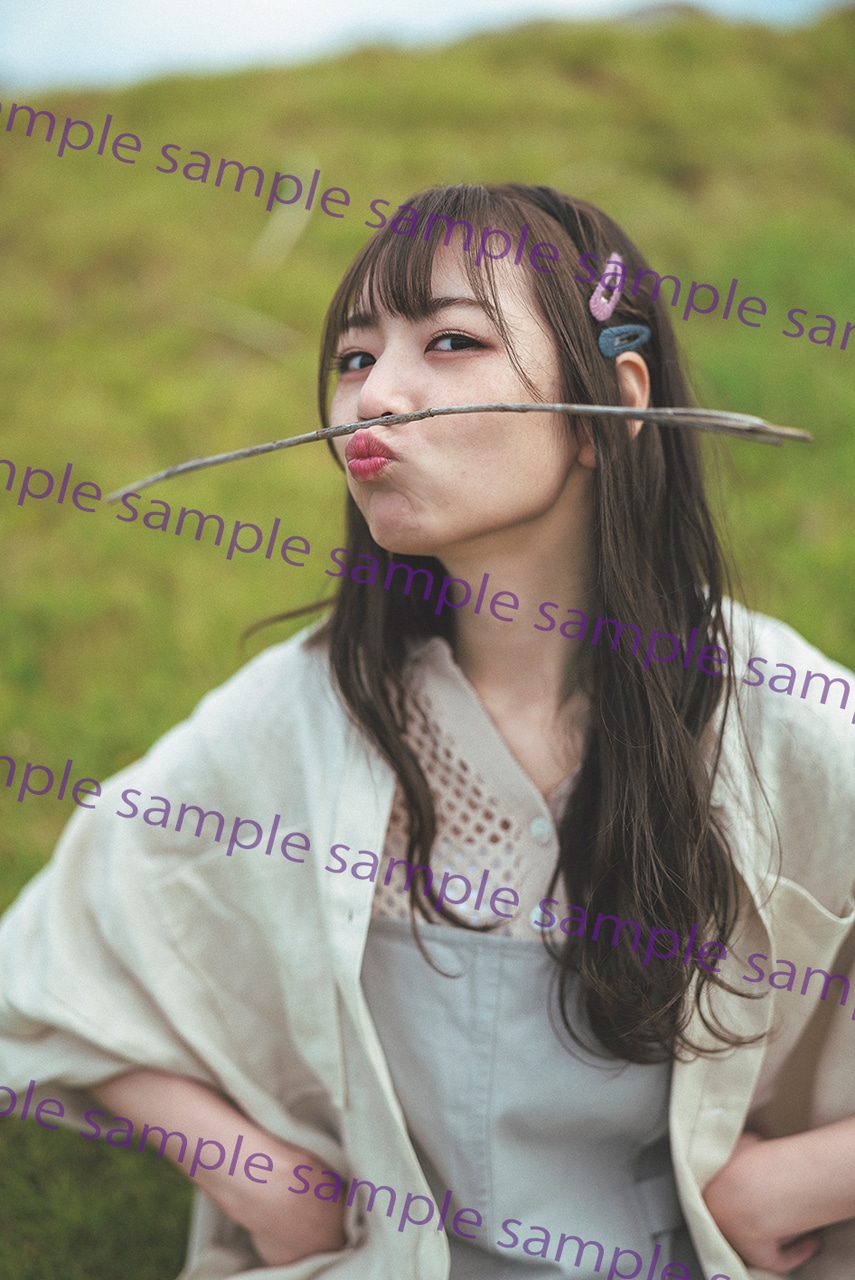 北野日奈子（乃木坂46）2nd写真集「希望の方角」HMV&BOOKS特典ポストカードの絵柄。（撮影：藤本和典）