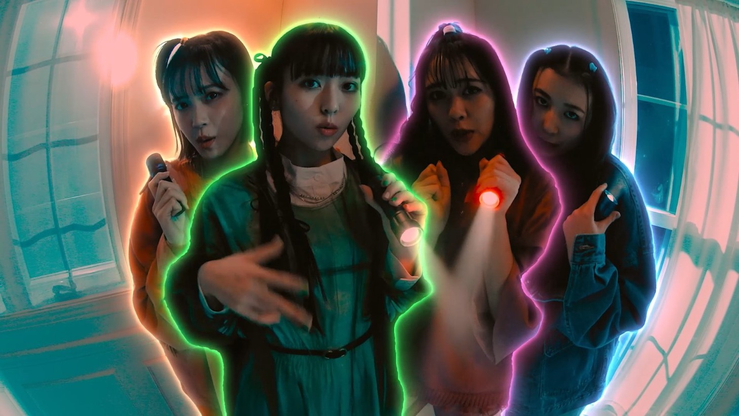 @onefive「Lalala Lucky」ミュージックビデオより。