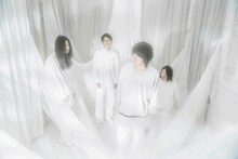 polly。左端が飯村悠介（G）。左から2番目が須藤研太（B）。