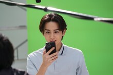 「バイトルPRO」新CM撮影時の吉野北人。