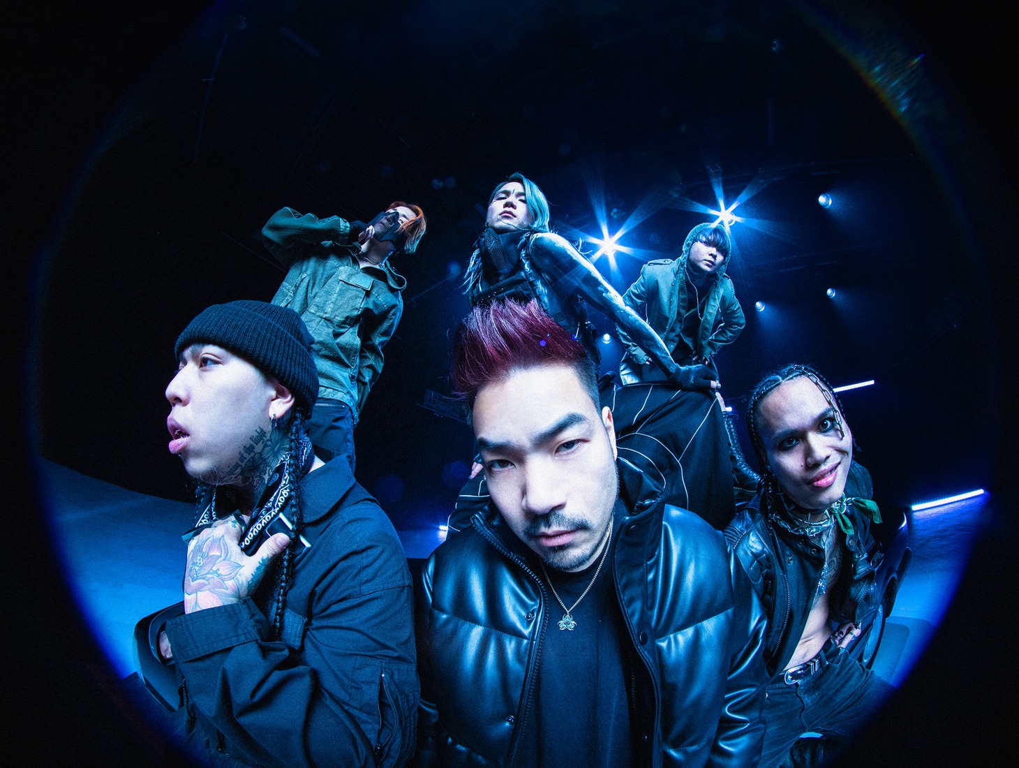 Crossfaithとralph（前列左端）。