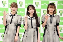左から音嶋莉沙、大谷映美里、大場花菜。