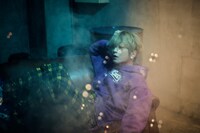 badmood × 9090 Rabbit Hoodie purple着用イメージ