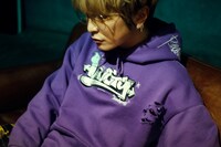 badmood × 9090 Rabbit Hoodie purple着用イメージ