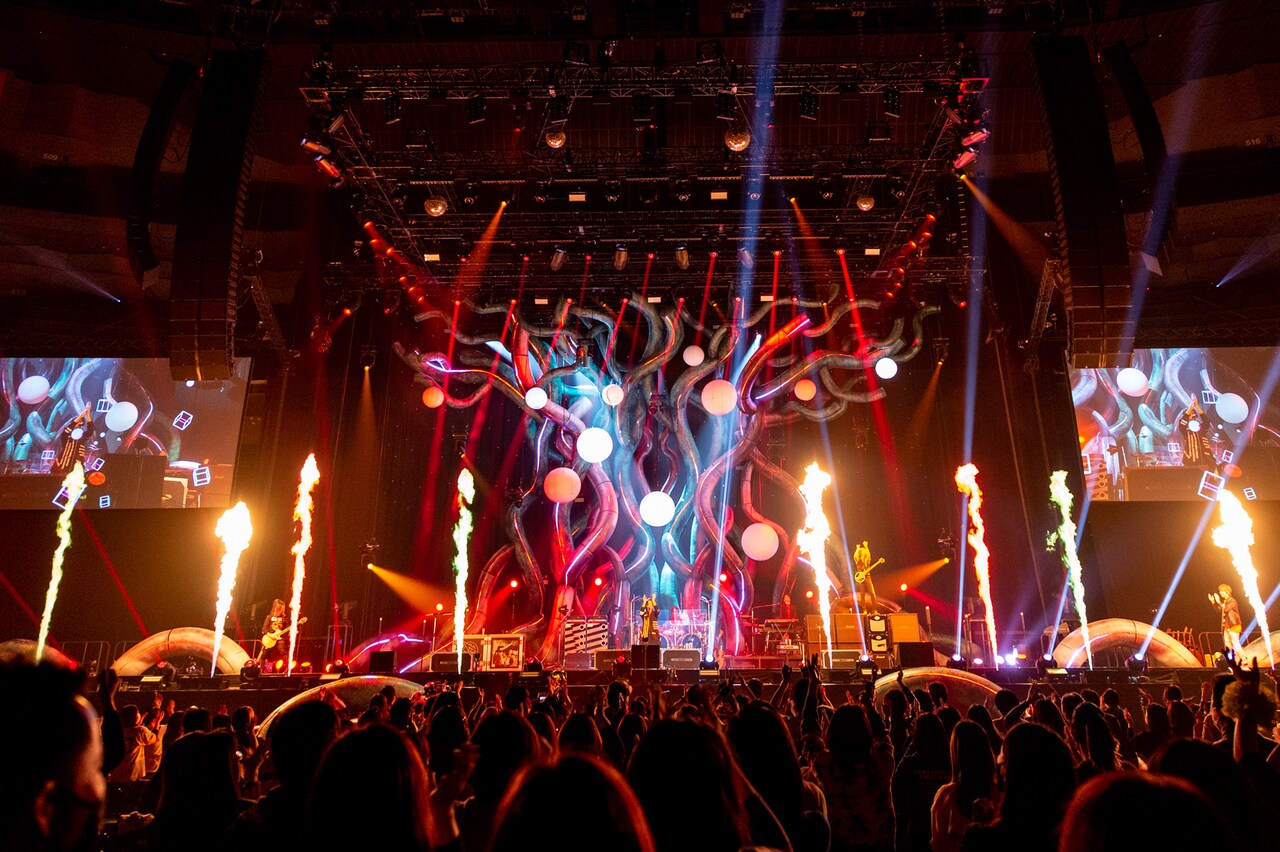 GLAY「GLAY ARENA TOUR 2021-2022 "FREEDOM ONLY"」さいたまスーパーアリーナ公演の様子。（撮影：岡田裕介）