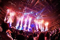 GLAY「GLAY ARENA TOUR 2021-2022 "FREEDOM ONLY"」さいたまスーパーアリーナ公演の様子。（撮影：田辺佳子）