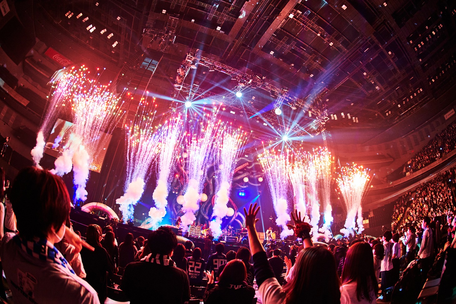 GLAY「GLAY ARENA TOUR 2021-2022 "FREEDOM ONLY"」さいたまスーパーアリーナ公演の様子。（撮影：田辺佳子）