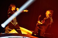 TERU（Vo）とHISASHI（G）。（撮影：田辺佳子）