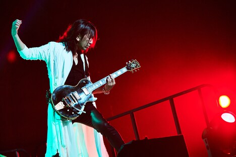 TAKURO（G）（撮影：田辺佳子）