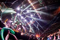 GLAY「GLAY ARENA TOUR 2021-2022 "FREEDOM ONLY"」さいたまスーパーアリーナ公演の様子。（撮影：田辺佳子）