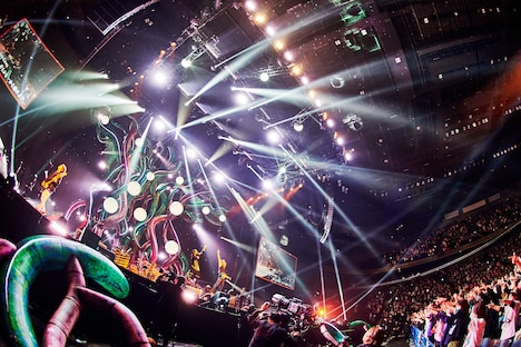 GLAY「GLAY ARENA TOUR 2021-2022 "FREEDOM ONLY"」さいたまスーパーアリーナ公演の様子。（撮影：田辺佳子）