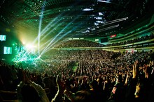 GLAY「GLAY ARENA TOUR 2021-2022 "FREEDOM ONLY"」さいたまスーパーアリーナ公演の様子。（撮影：田辺佳子）