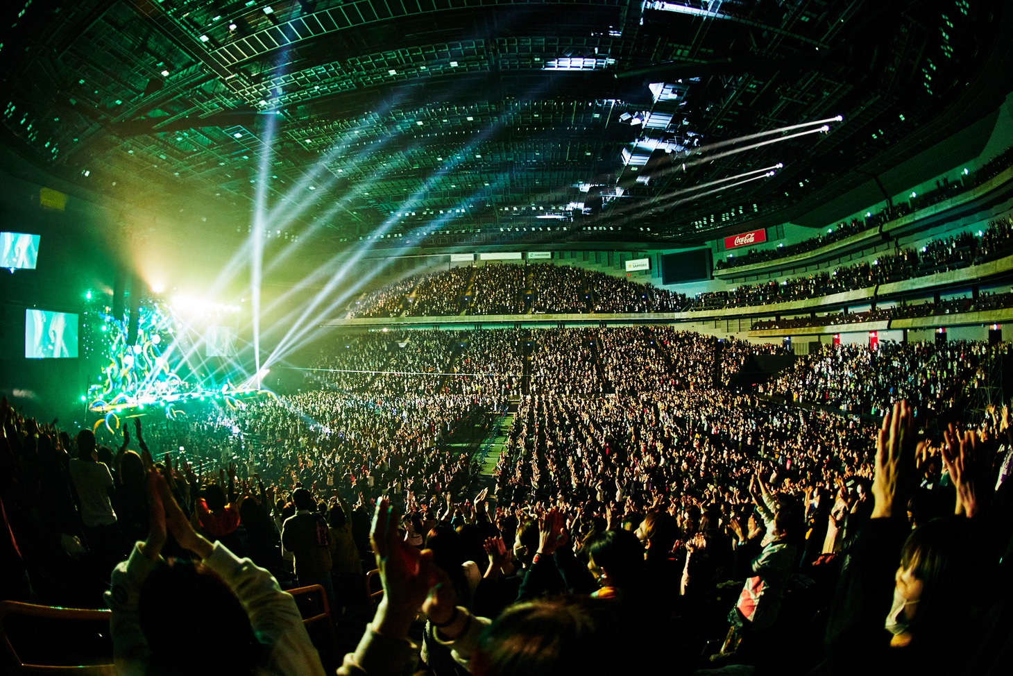 GLAY「GLAY ARENA TOUR 2021-2022 "FREEDOM ONLY"」さいたまスーパーアリーナ公演の様子。（撮影：田辺佳子）