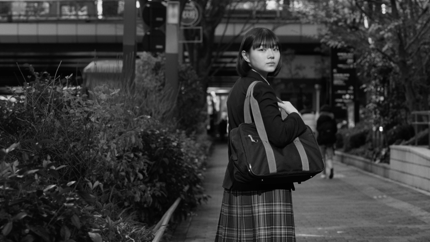 デジタルハリウッド大学CM「みんなを生きるな。自分を生きよう。2022」編より。
