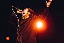 R-指定（Creepy Nuts）（撮影：日吉“JP”純平）