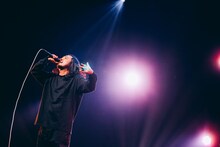 R-指定（Creepy Nuts）（撮影：日吉“JP”純平）