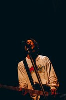 KENTA（WANIMA / Vo, B）（撮影：日吉“JP”純平）