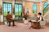 左から布袋寅泰、黒柳徹子。(c)テレビ朝日