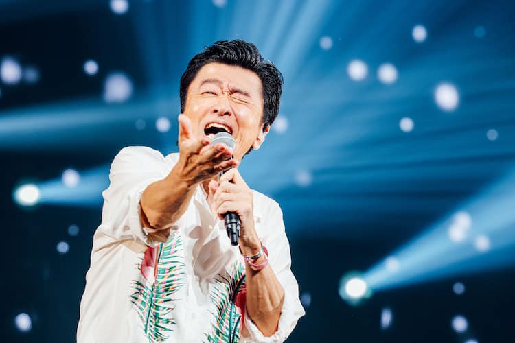 桑田佳祐の2021年アリーナツアーが映像作品化！“まんぷくディスク”付属 