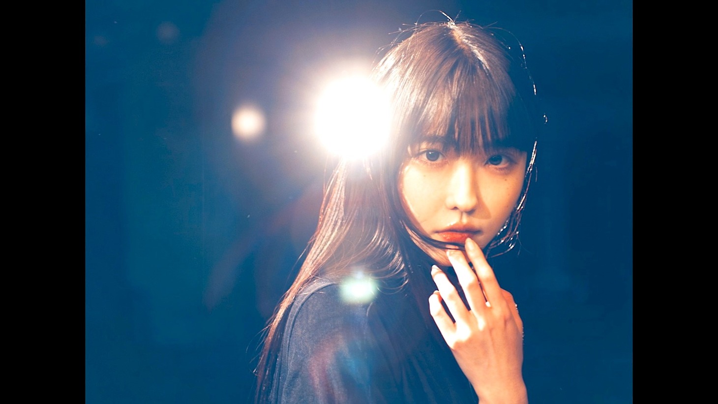 Penthouse「単焦点」ミュージックビデオのサムネイル。