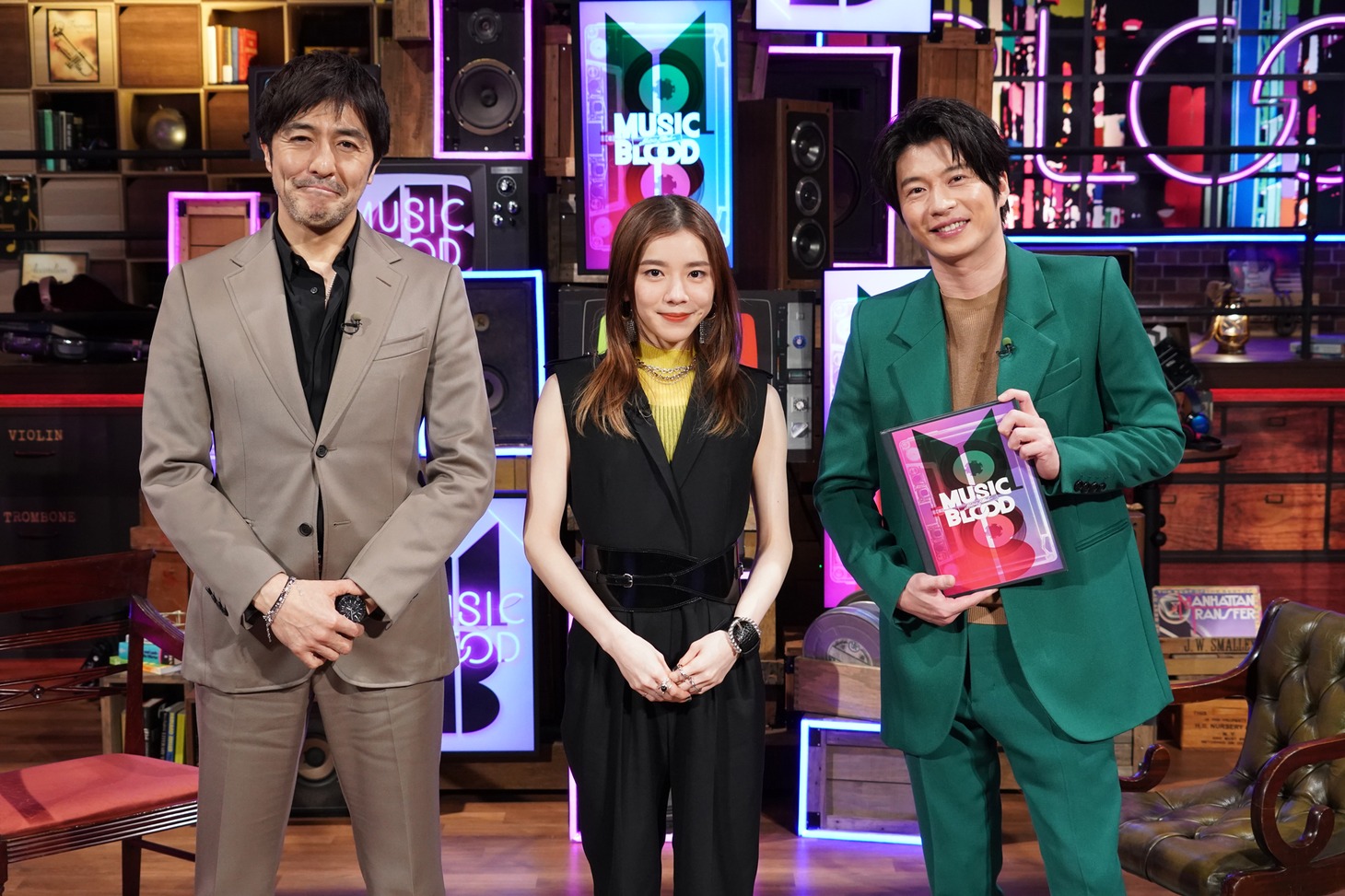 左から谷中敦、milet、田中圭。(c)日本テレビ