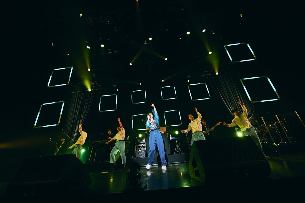 「BLUE ROSE TOUR 2022」東京公演の様子。（撮影：山川哲矢）