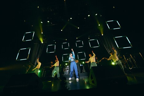 「BLUE ROSE TOUR 2022」東京公演の様子。（撮影：山川哲矢）